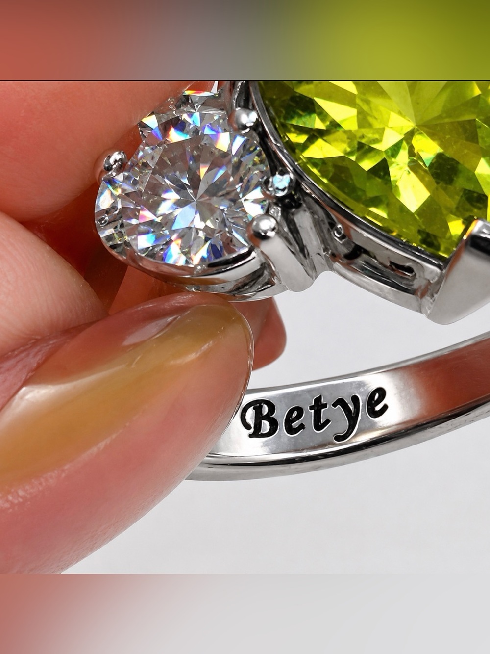 Danbury Mint Diamonisse Triple Heart Ring Peridot Birthstone Statement Ring - Picture 10 of 11